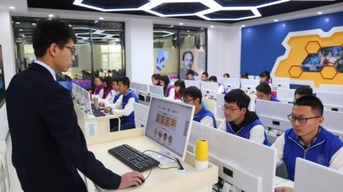 山西新華電腦學(xué)校2021 學(xué)習(xí)互聯(lián)網(wǎng)技術(shù)，開啟璀璨人生新篇章